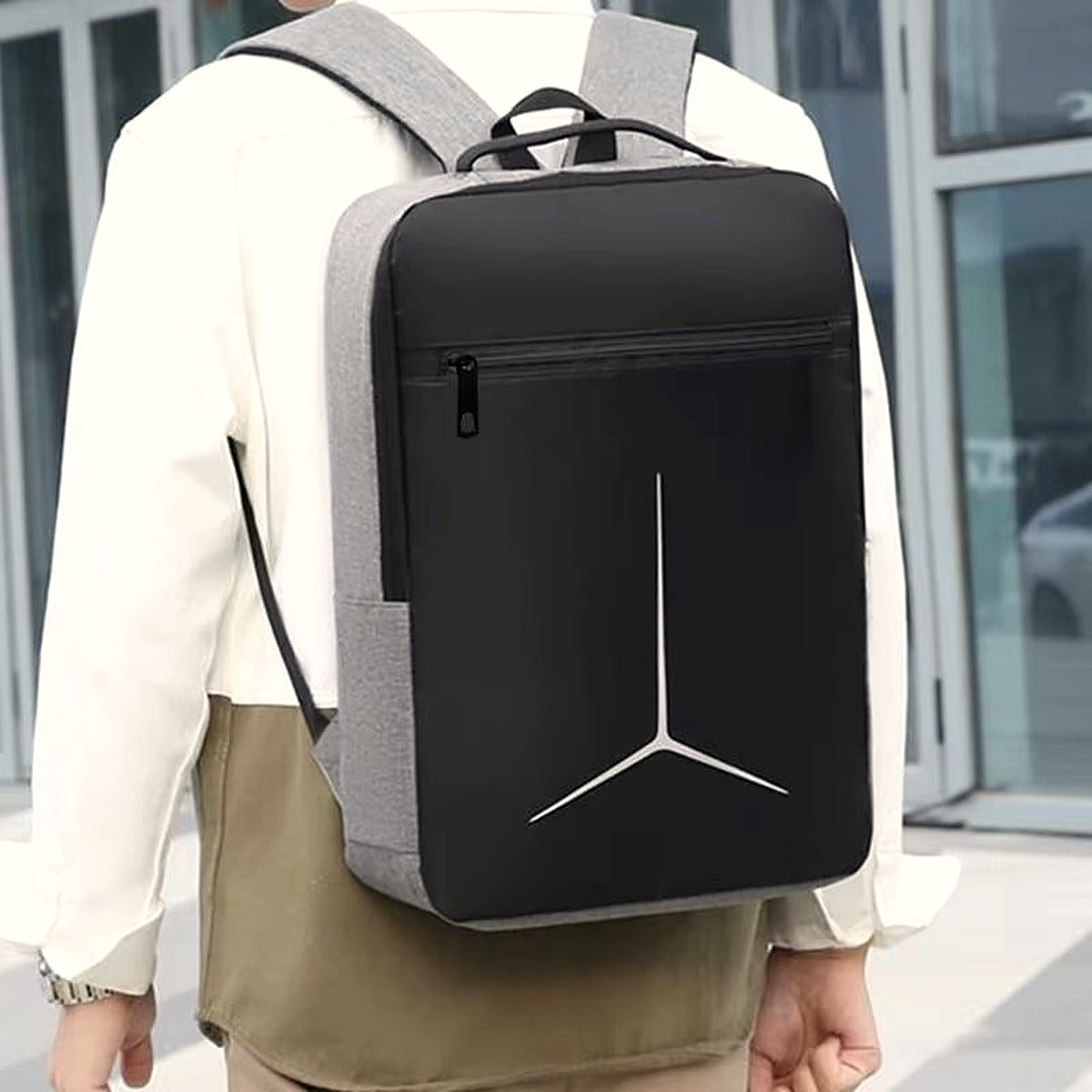 Le Sac Nomade Urban porté, coloris gris